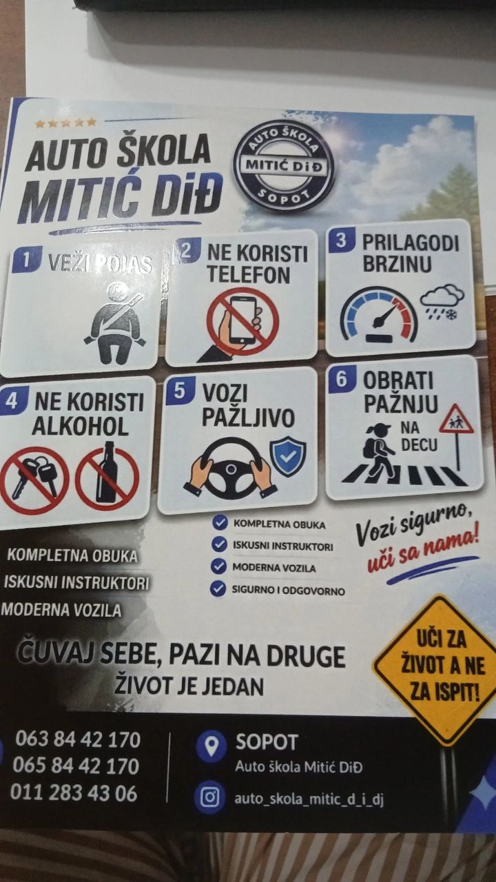 Plakat auto škole Mitić D i Đ: vozi sigurno, uči sa nama, čuvaj sebe, pazi na druge